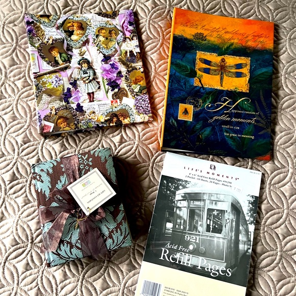 Hallmark Other - Hallmark, Present Company photo albums, brag books. NWT❣️